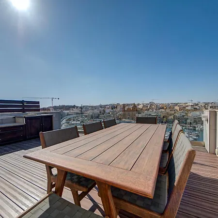 Apartament Seafront 3br Penthouse In With Private Terrace