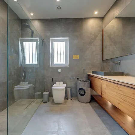 Apartament Seafront 3br Penthouse In With Private Terrace *
