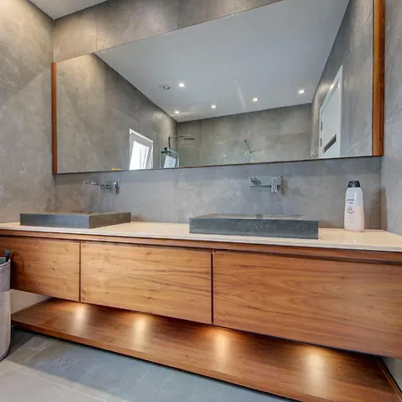Seafront 3br Penthouse In With Private Terrace Apartament