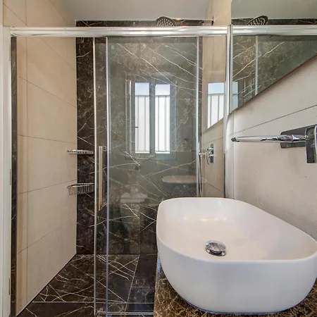 Seafront 3br Penthouse In With Private Terrace *