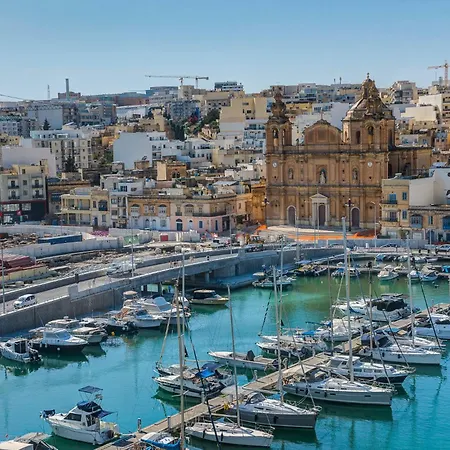 Seafront 3br Penthouse In With Private Terrace Pietà