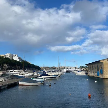 Seafront 3br Penthouse In With Private Terrace * Pietà